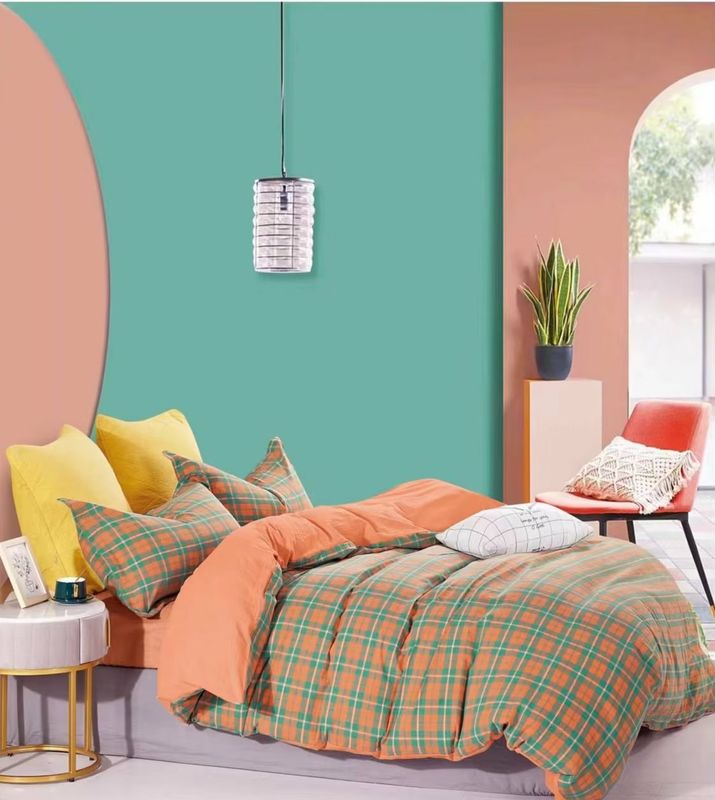 La cubierta superior del edredón cama BedSheets cabidos de ropa fijó el hilo 100% de algodón teñió 150 TC