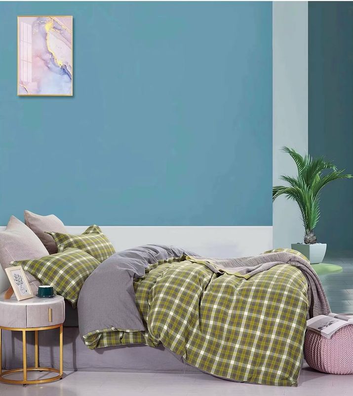 La cubierta superior del edredón cama BedSheets cabidos de ropa fijó el hilo 100% de algodón teñió 150 TC